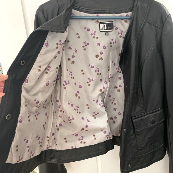 KUT from the Kloth lightweight faux leather jacket, with floral lining - Picture 4 of 7
